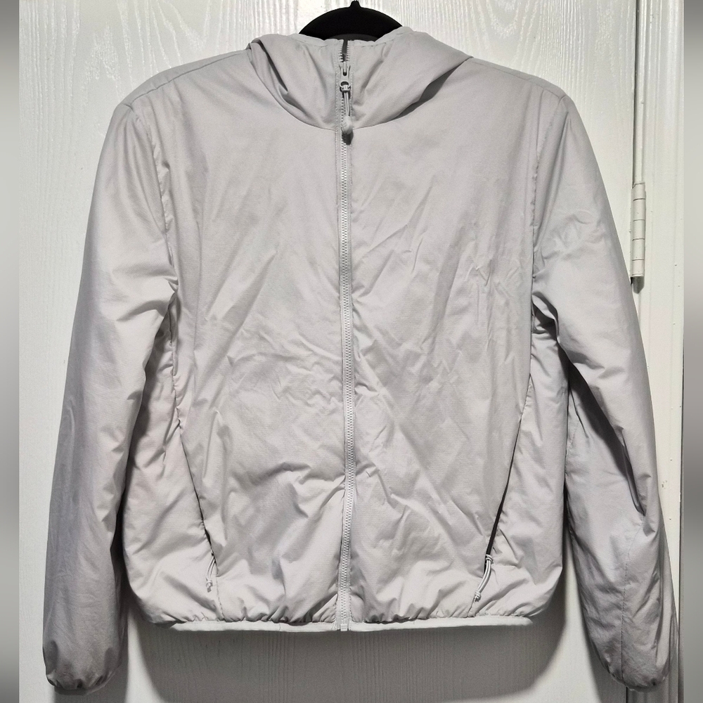Aritzia TNA The Pillow Puff Primaloft Insulation Light Grey Hooded Jacket Sz XS